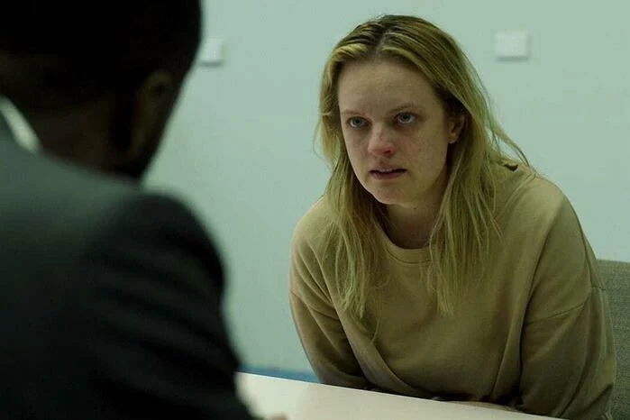 (Elisabeth Moss knows how to convince with her emotions.)