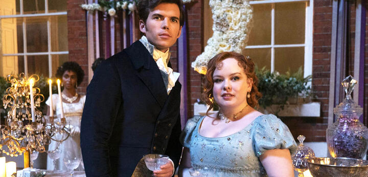 (Colin (Luke Newton) y Penelope (Nicola Coughlan) en Bridgerton temporada 3)