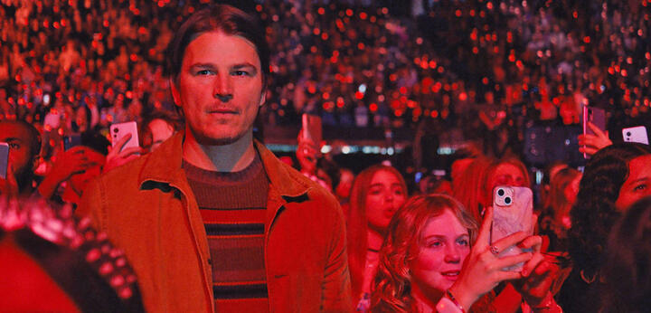 (Josh Hartnett and Ariel Donoghue in Trap: No Way Out)